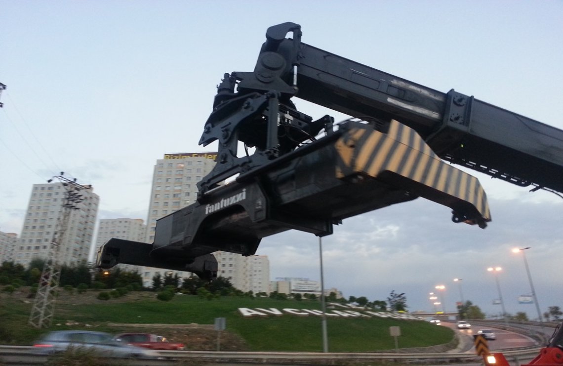 İŞ MAKİNASI   KALMAR  APARAT